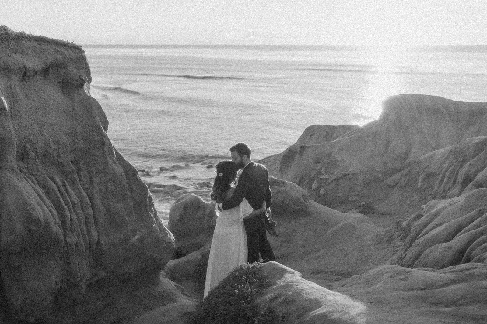 San Diego elopement photographer- sunset cliffs session